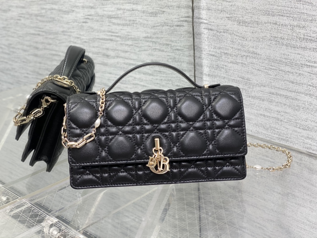 Clutch Bag Sheepskin Black M-s