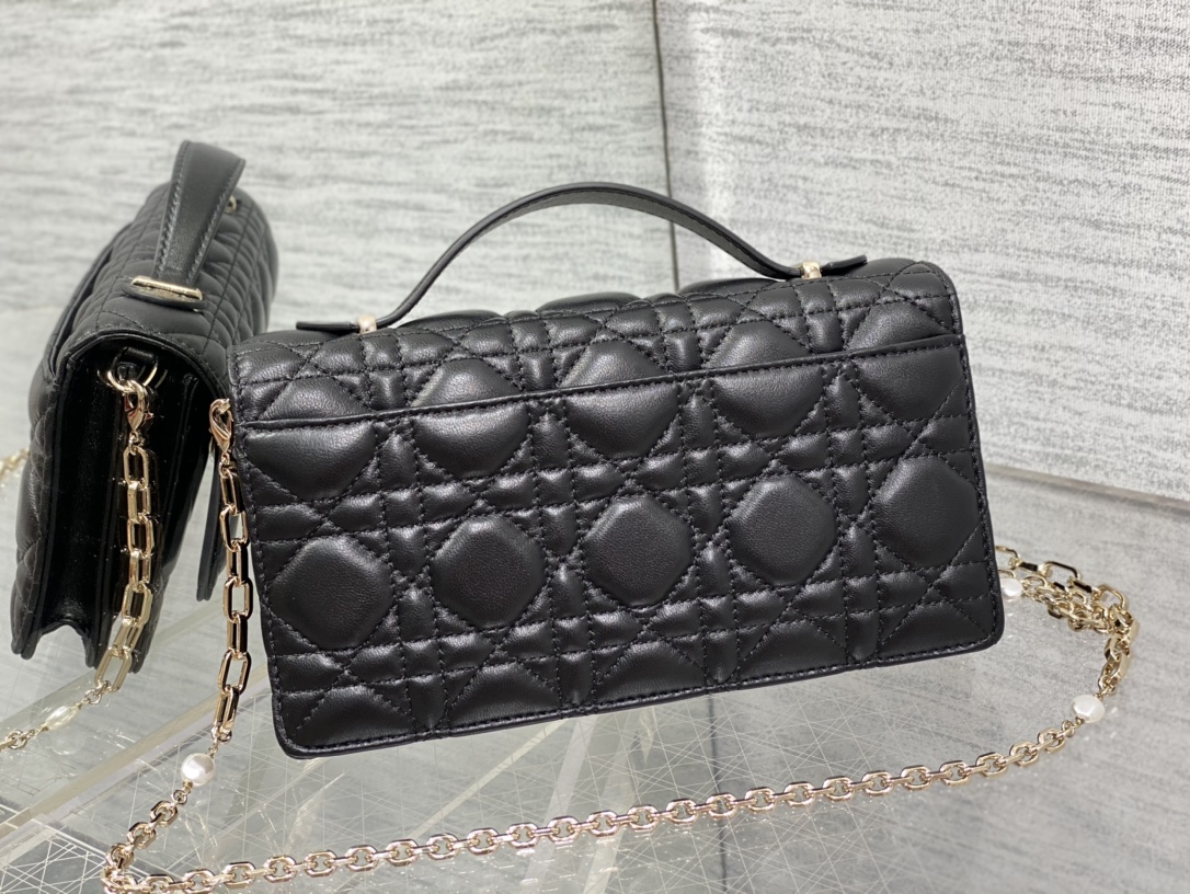 Clutch Bag Sheepskin Black M-s