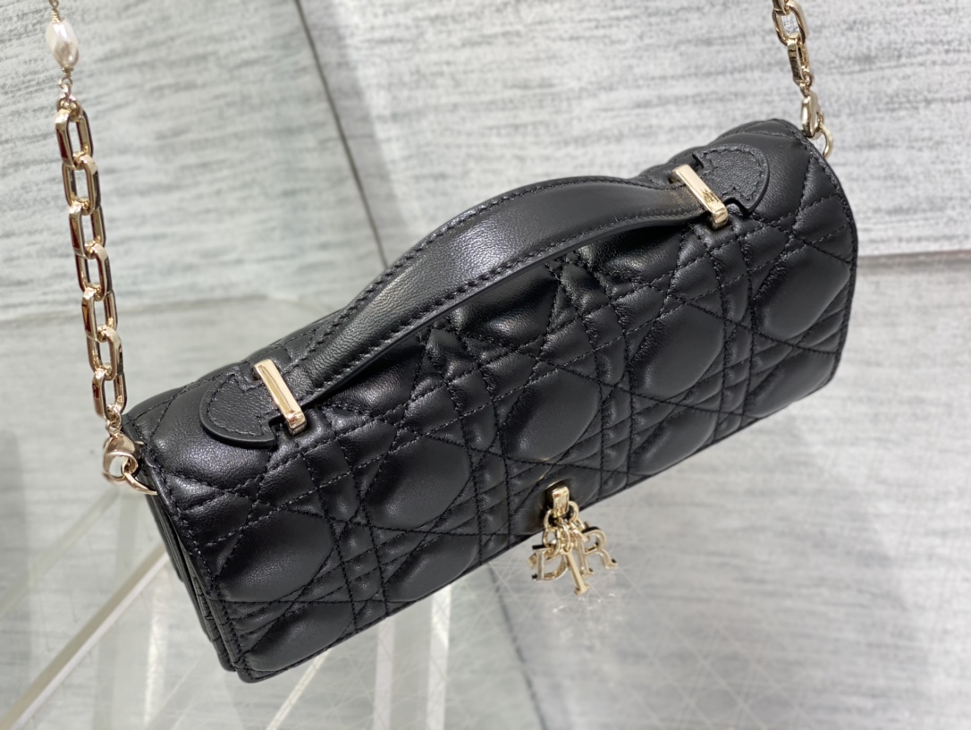 Clutch Bag Sheepskin Black M-s