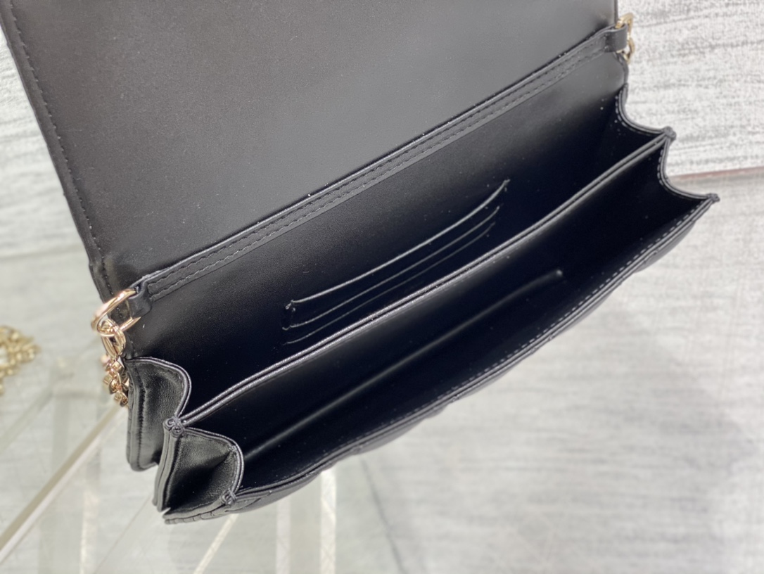 Clutch Bag Sheepskin Black M-s