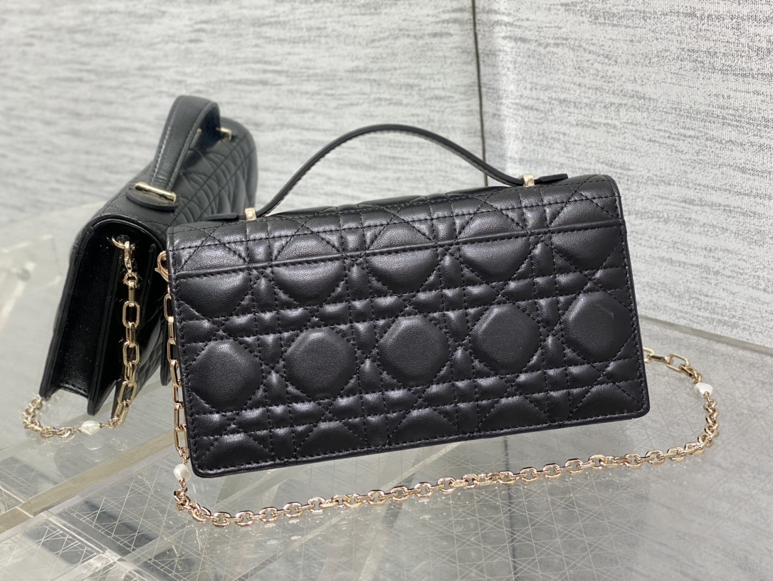 Clutch Bag Sheepskin Black M-s