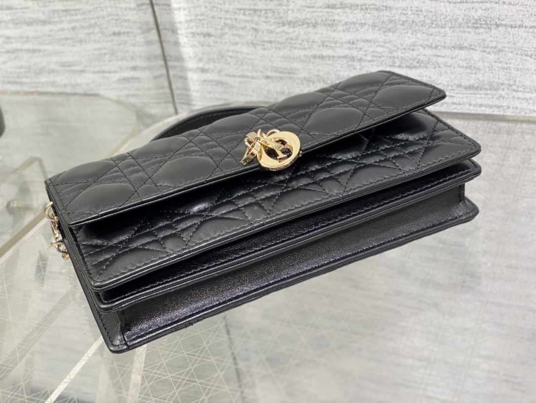 Clutch Bag Sheepskin Black M-s