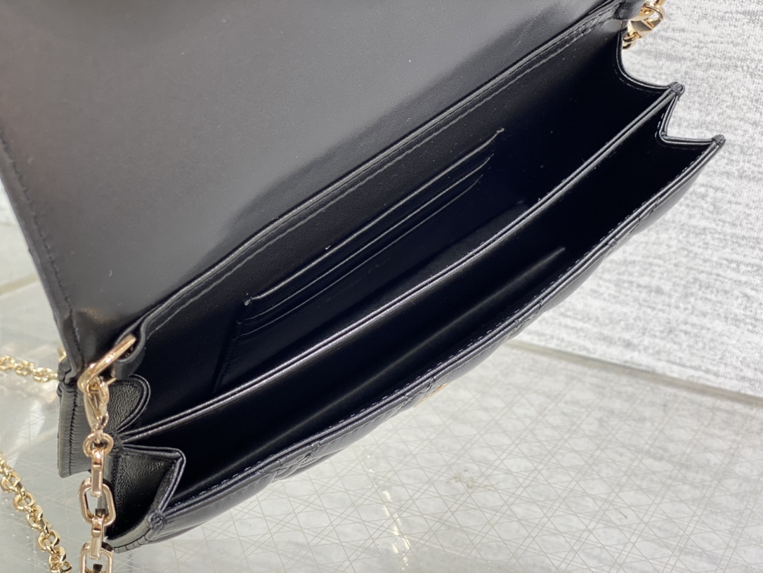 Clutch Bag Sheepskin Black M-s
