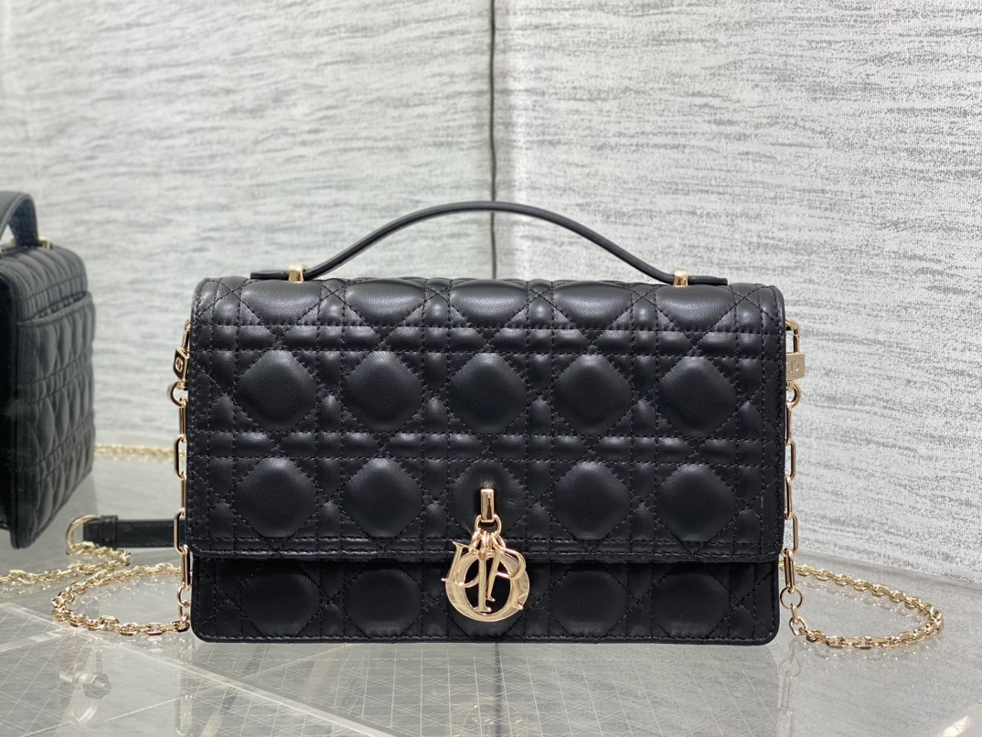 Clutch Bag Sheepskin Black S-14cm
