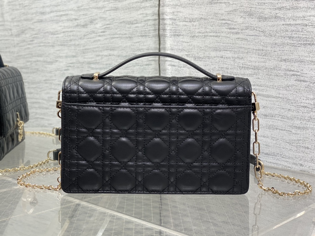 Clutch Bag Sheepskin Black S-14cm