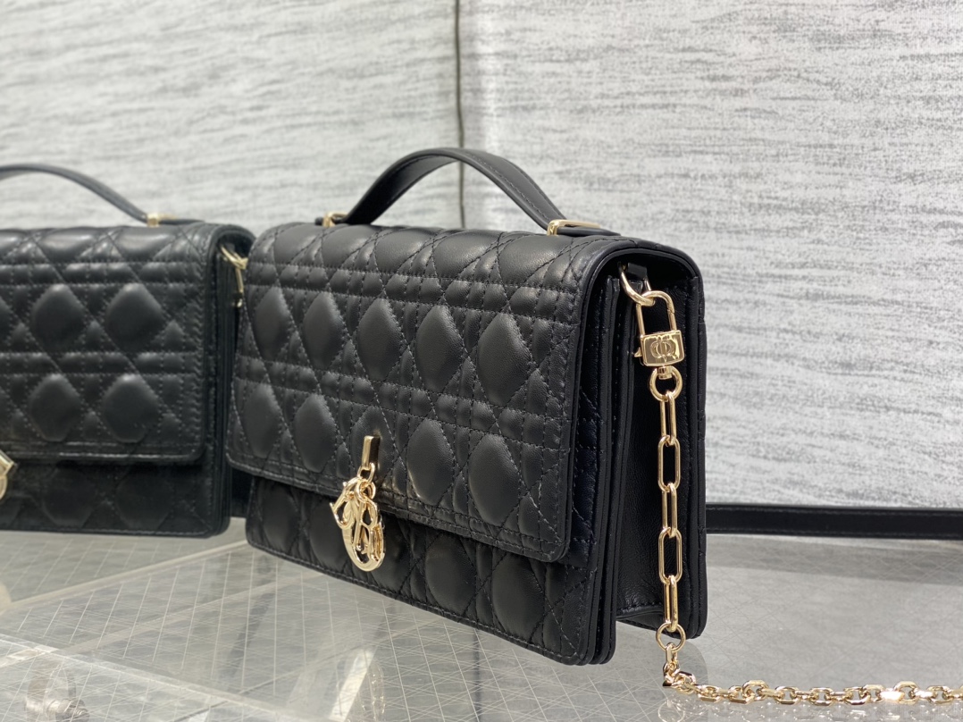 Clutch Bag Sheepskin Black S-14cm