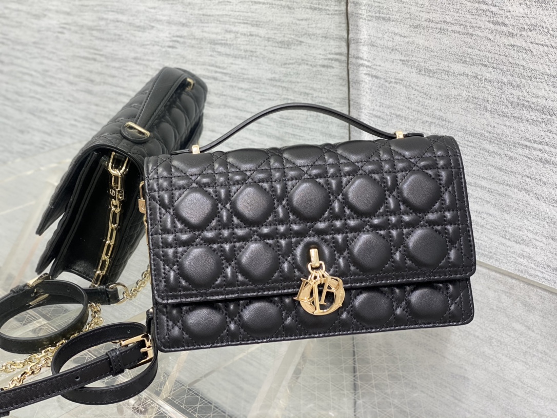 Clutch Bag Sheepskin Black S-14cm