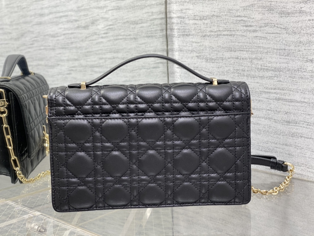 Clutch Bag Sheepskin Black S-14cm