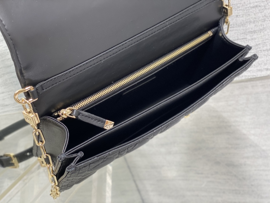 Clutch Bag Sheepskin Black S-14cm
