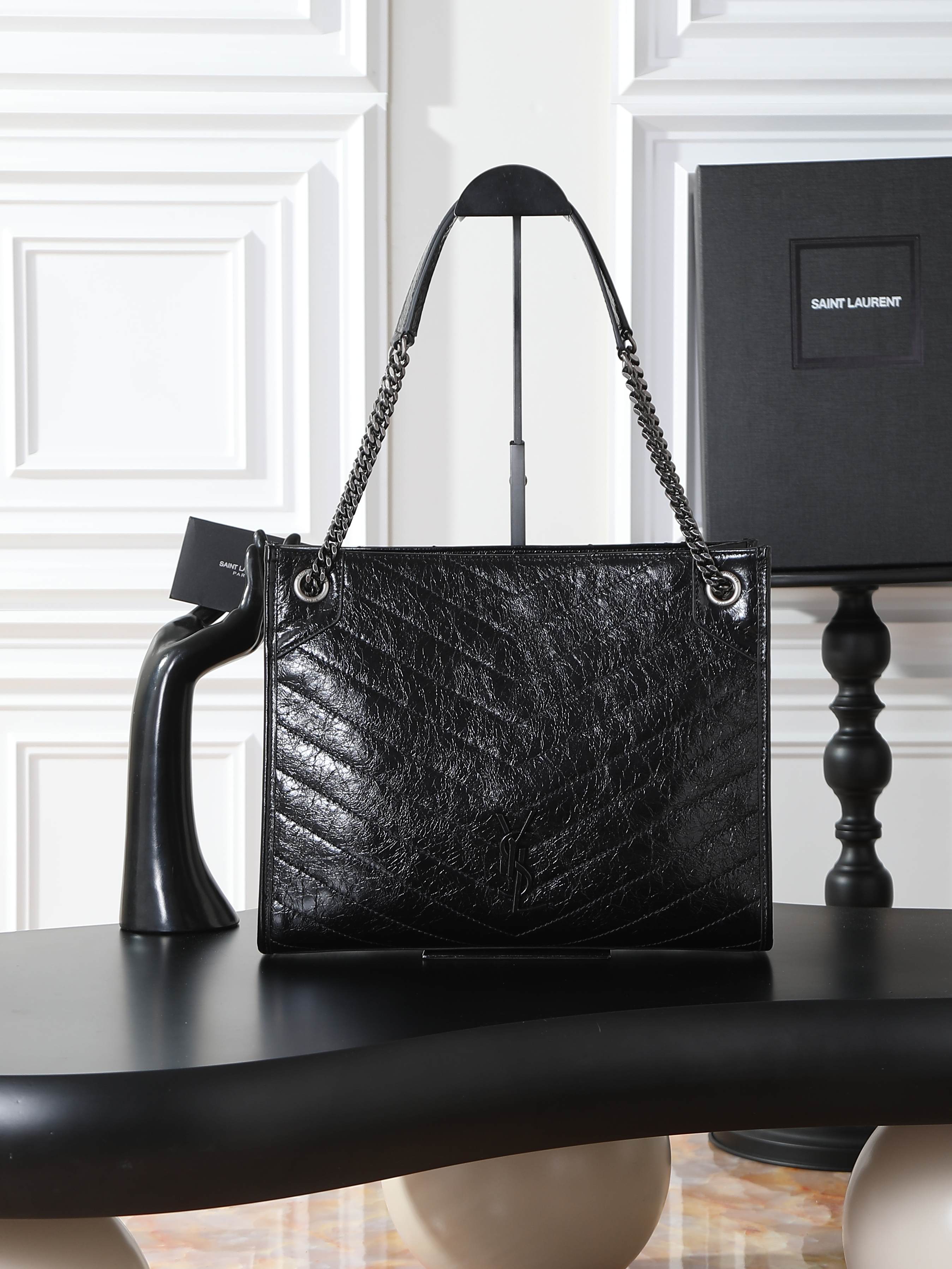 Tote Bag Cow Leather Black M-s