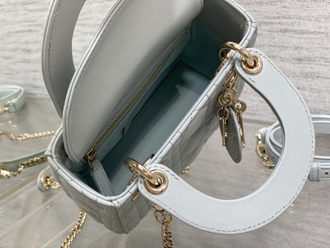 Chanel Female Basic Bag Sheepskin 15cm-l-s