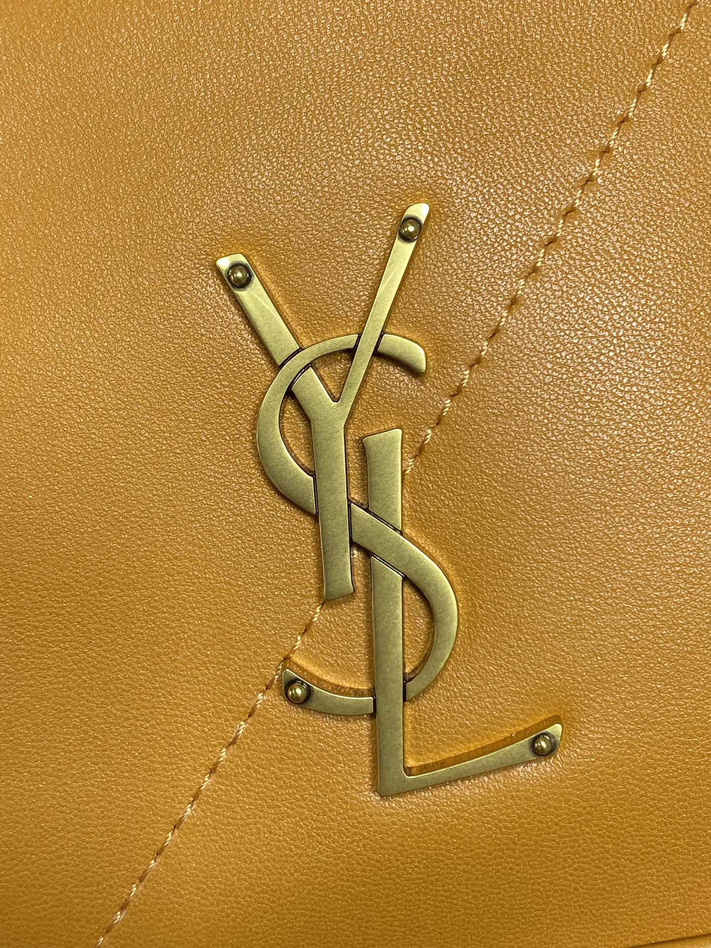 Ysl Basic Bag Sheepskin M-l-s