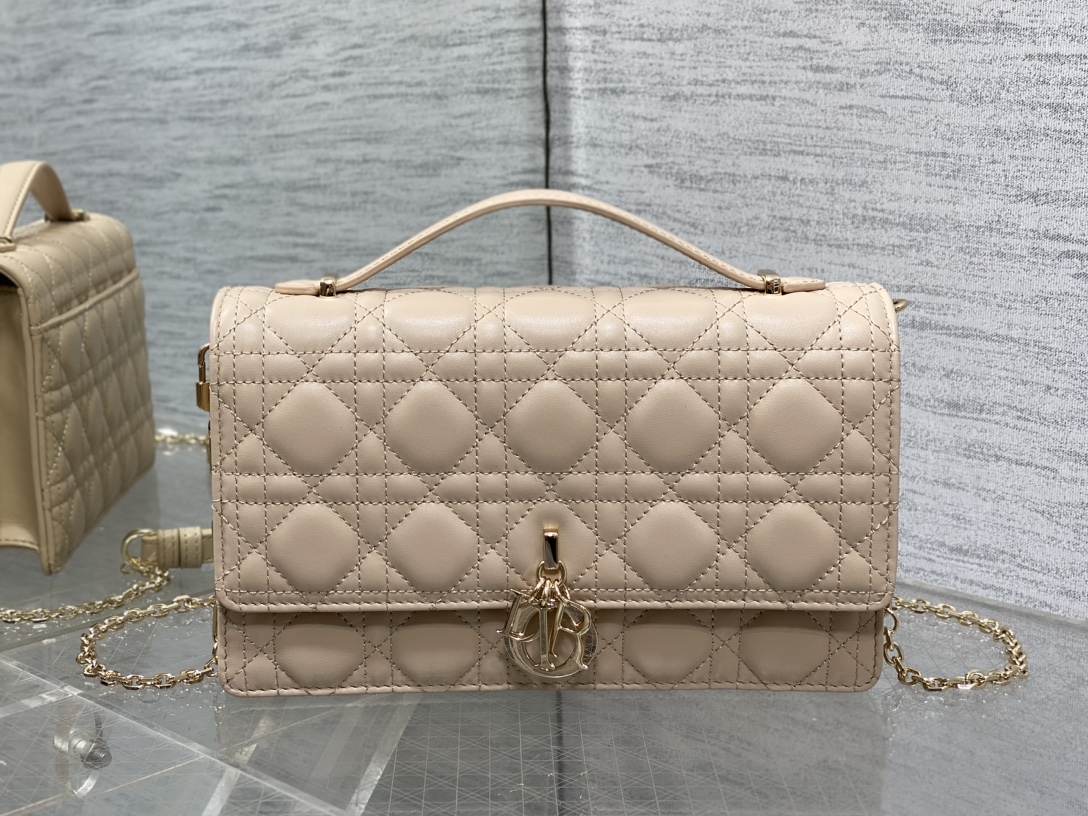 Clutch Bag Sheepskin Beige S-14cm