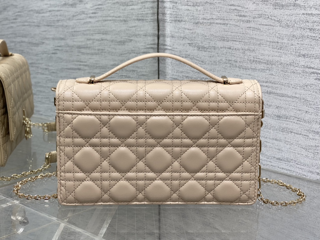 Clutch Bag Sheepskin Beige S-14cm