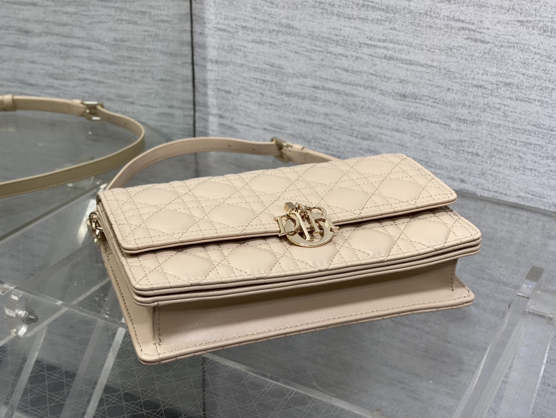 Clutch Bag Sheepskin Beige S-14cm