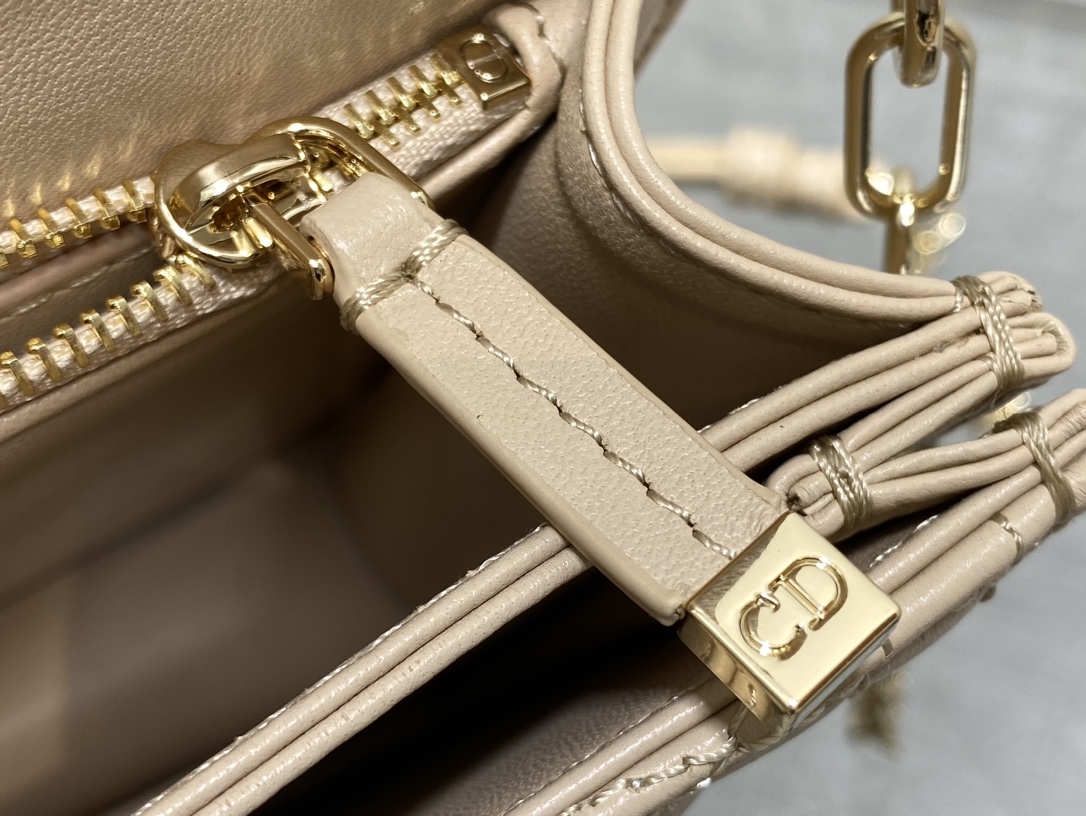 Clutch Bag Sheepskin Beige S-14cm
