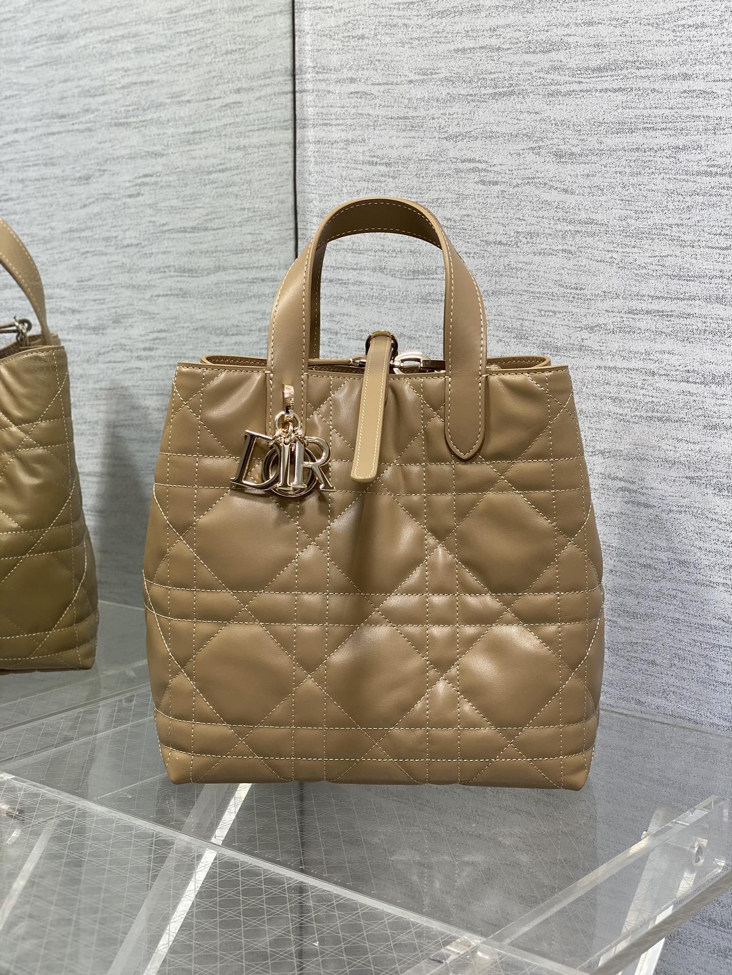 Basic Bag Cow Leather Foldable S-22cm