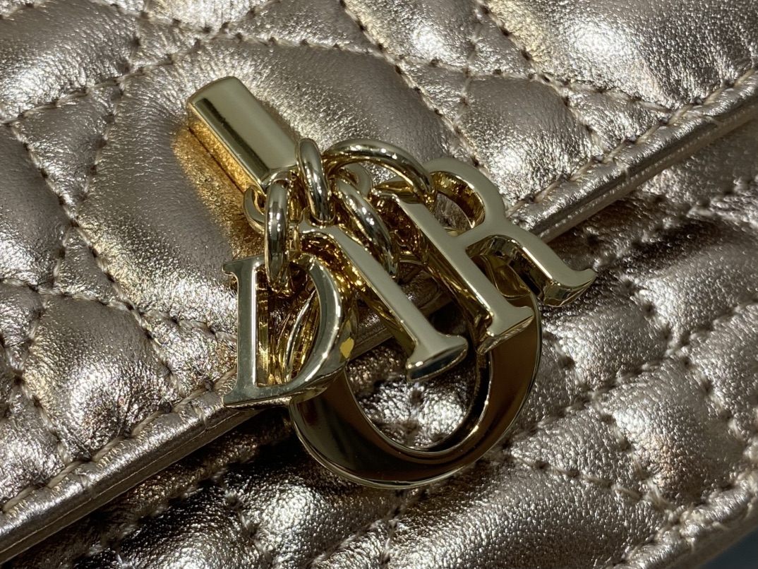 Clutch Bag Sheepskin Gold M-s