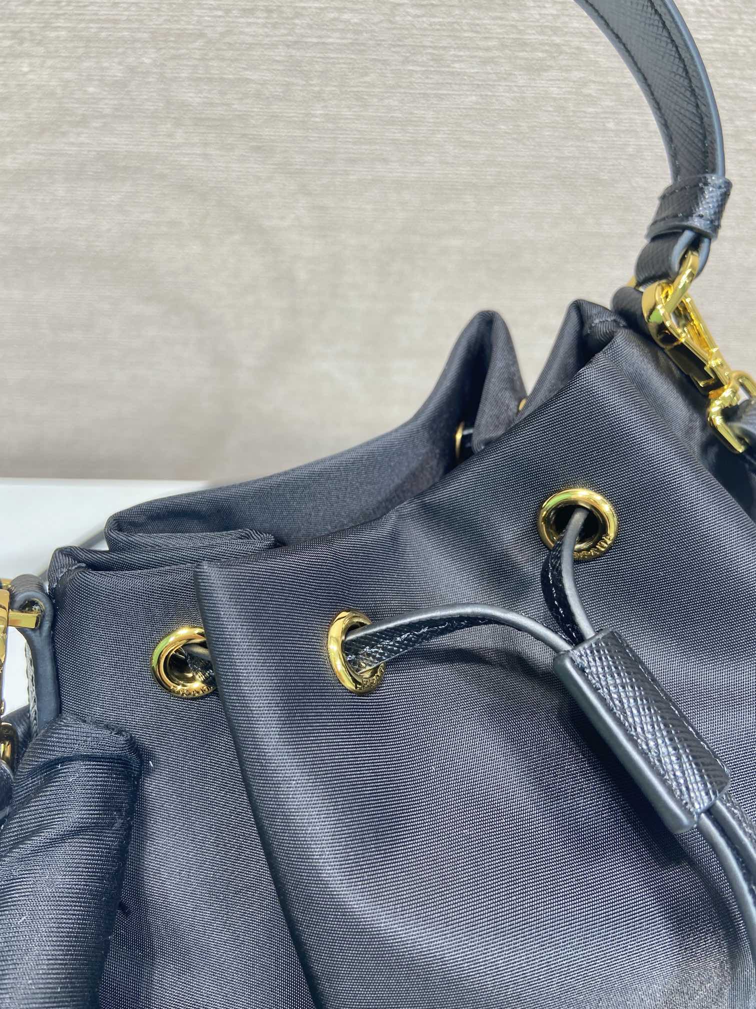 Prada Bucket Bag Cow Leather 12cm