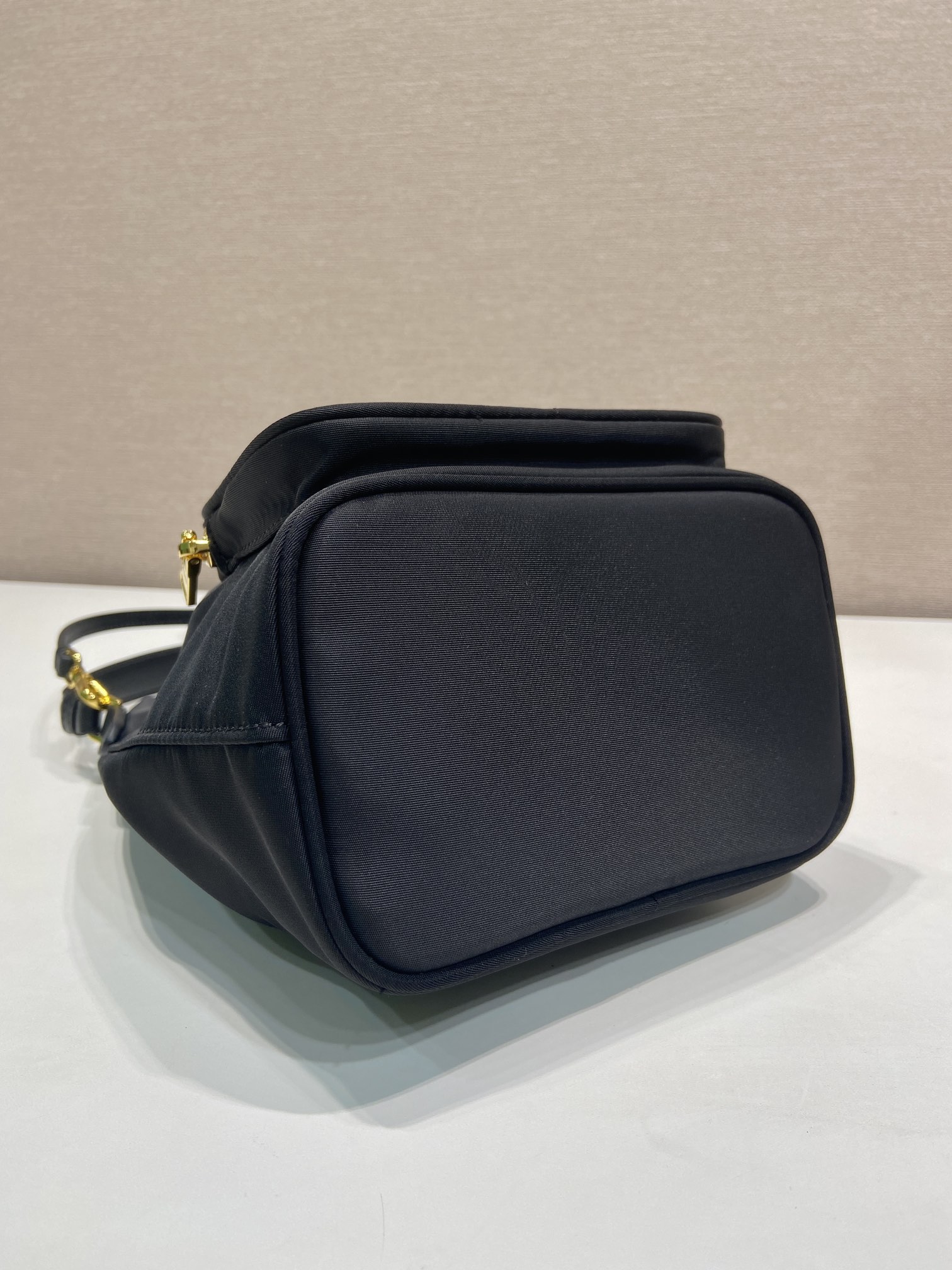 Bucket Bag Cow Leather 10cm