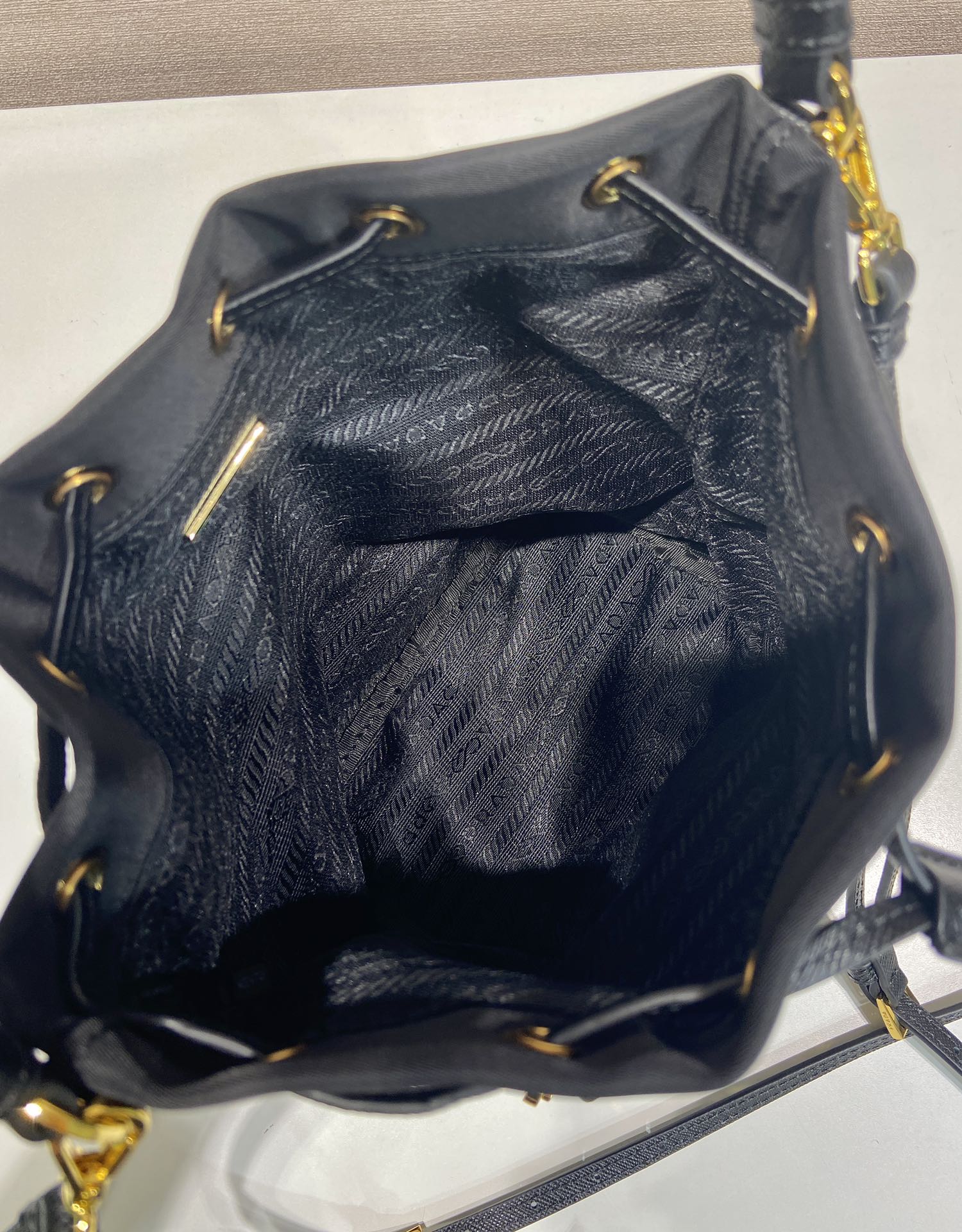 Bucket Bag Cow Leather 10cm