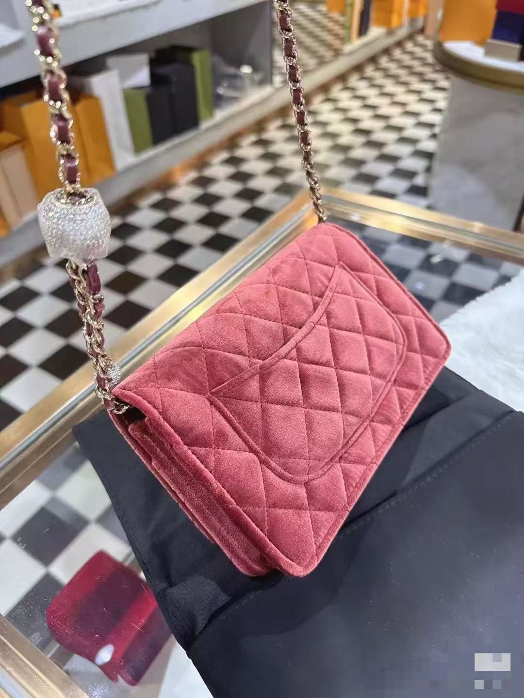 Chanel Basic Bag Red 20cm-l