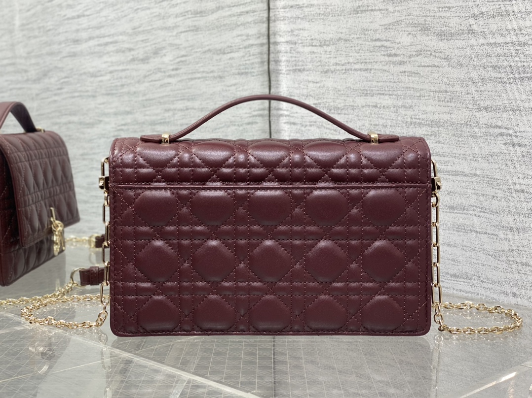 Clutch Bag Sheepskin Red S-14cm