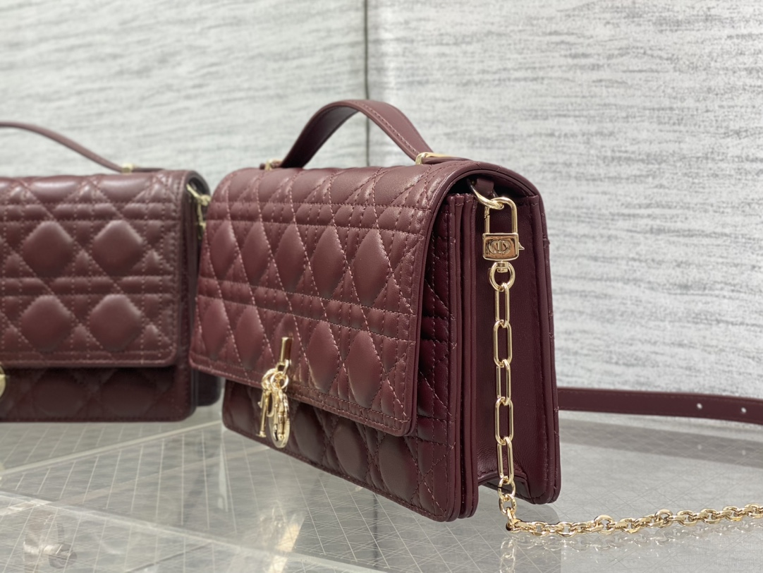 Clutch Bag Sheepskin Red S-14cm