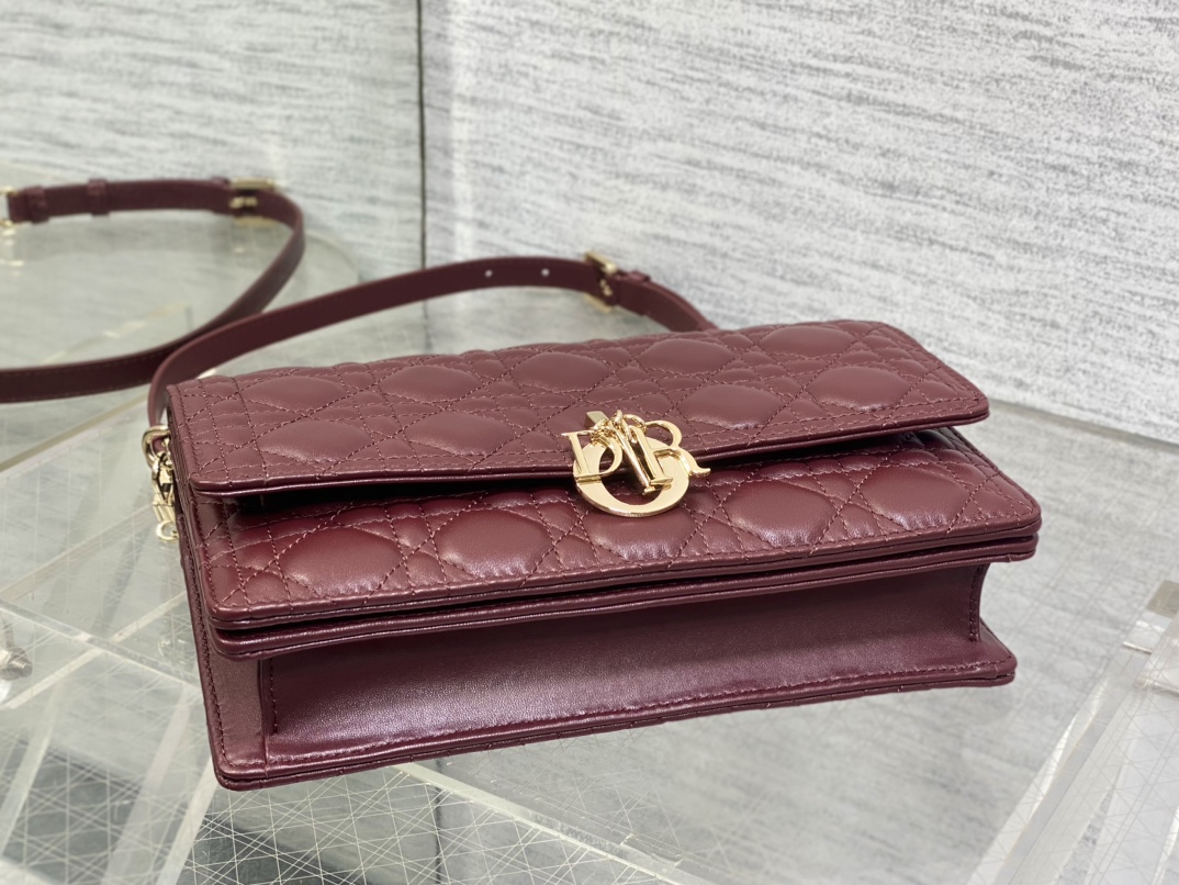Clutch Bag Sheepskin Red S-14cm