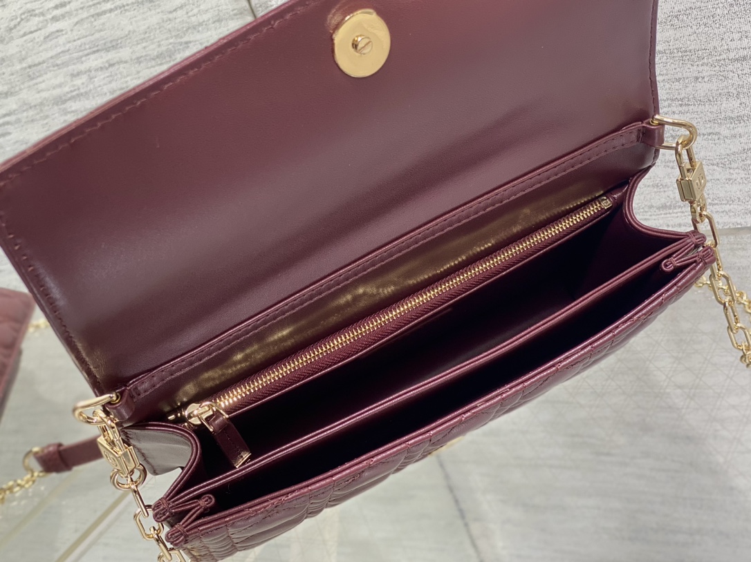Clutch Bag Sheepskin Red S-14cm