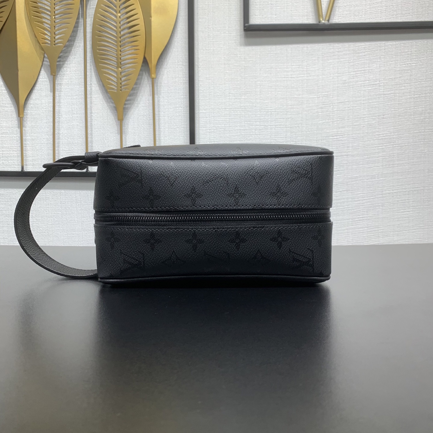 Louis Vuitton Basic Bag Canvas M-l
