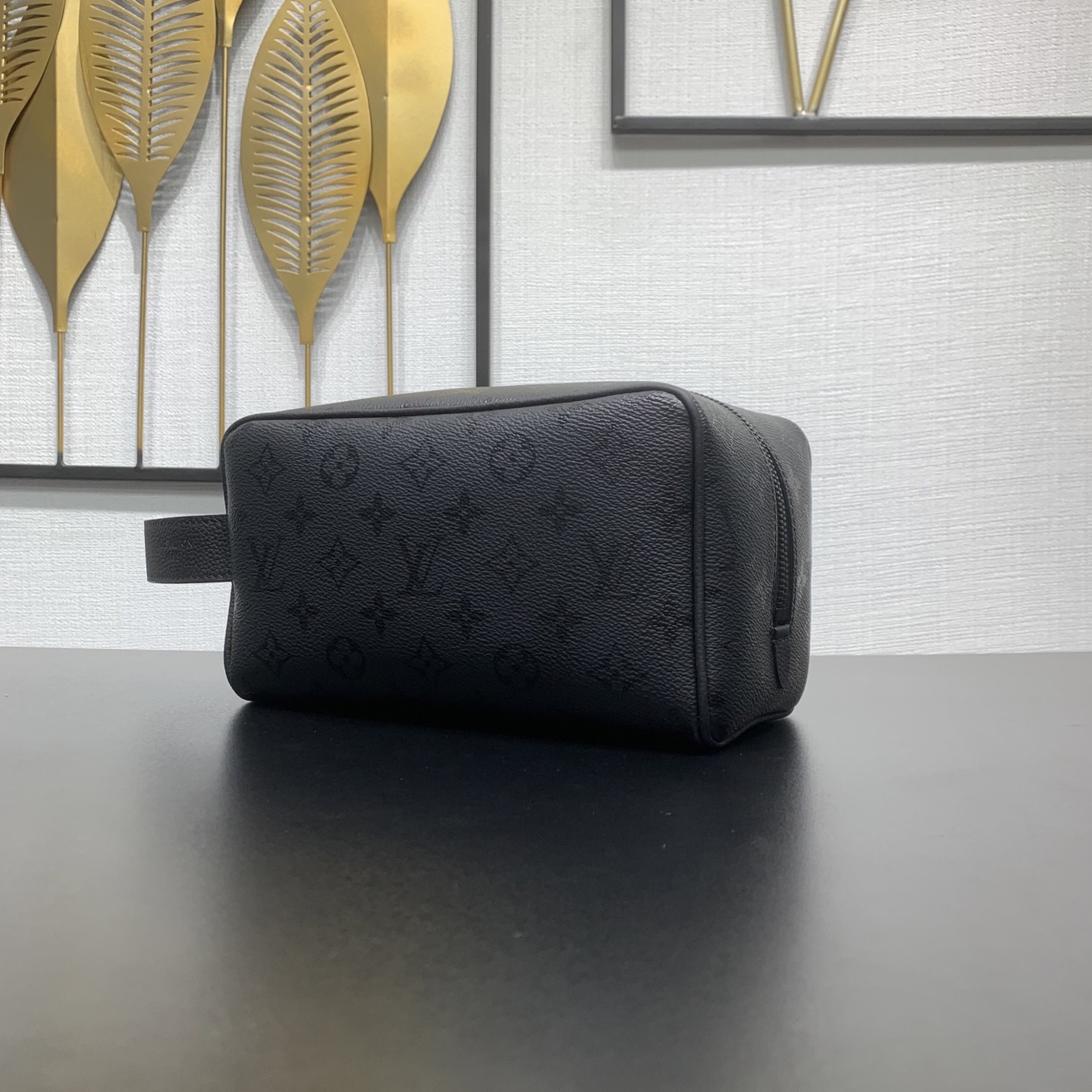 Louis Vuitton Basic Bag Canvas M-l