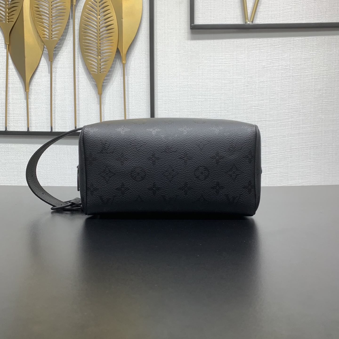 Louis Vuitton Basic Bag Canvas M-l