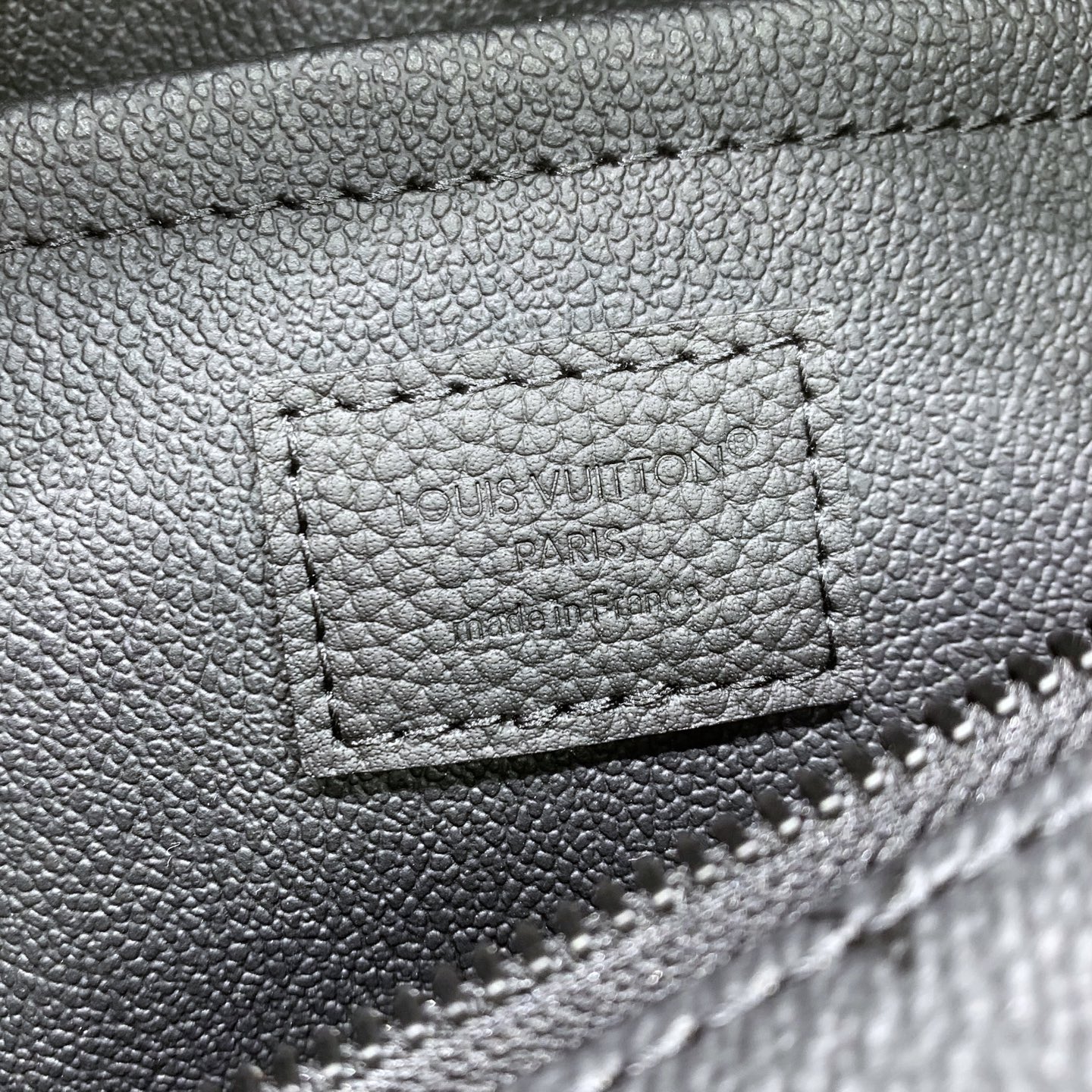 Louis Vuitton Basic Bag Canvas M-l