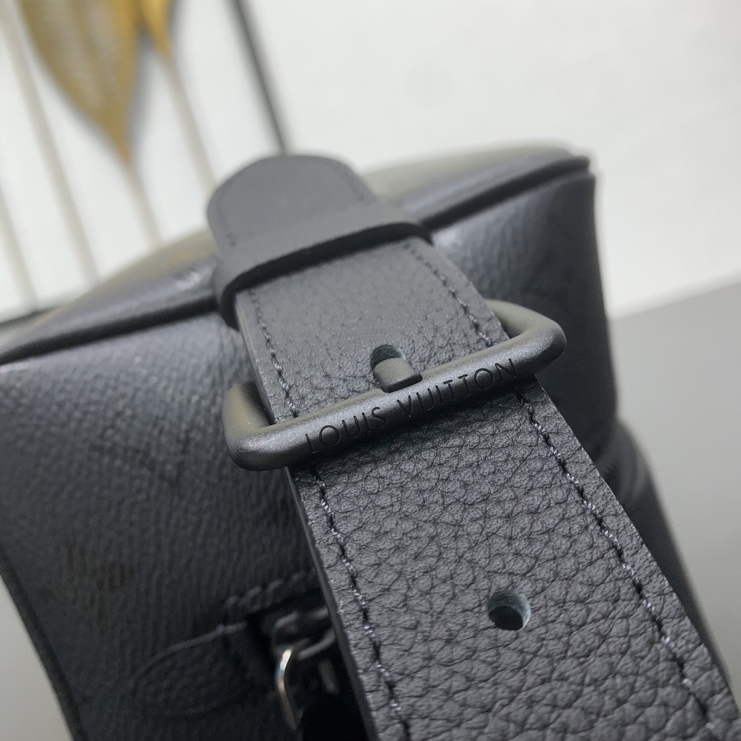 Louis Vuitton Basic Bag Canvas M-l