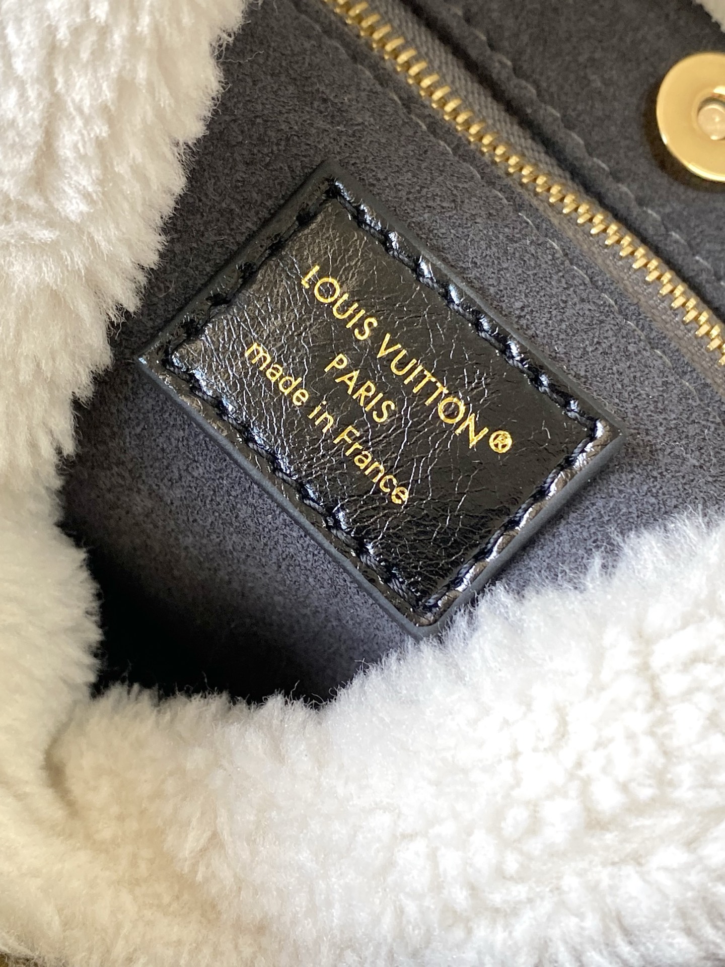 Louis Vuitton Basic Bag Canvas M-l