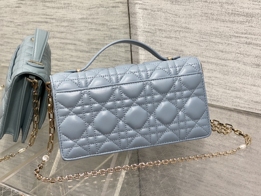Clutch Bag Sheepskin Blue M-s