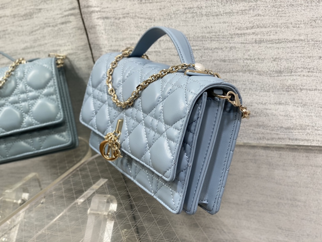 Clutch Bag Sheepskin Blue M-s