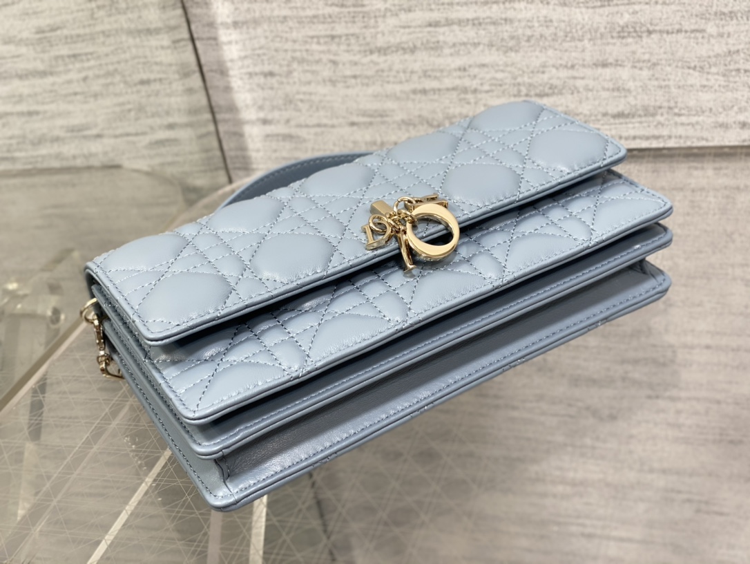 Clutch Bag Sheepskin Blue M-s