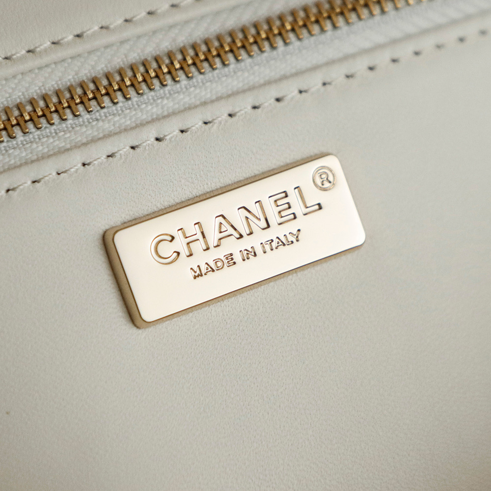 Chanel Basic Bag Sheepskin L-s