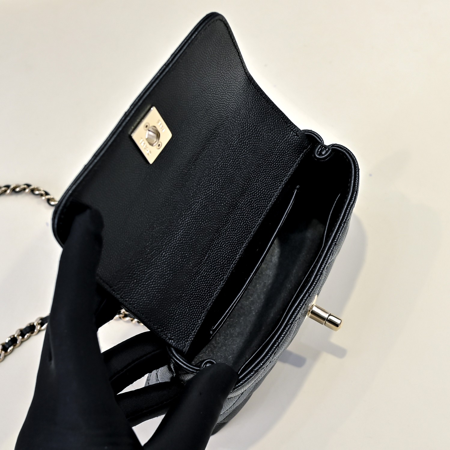 Chanel Female Basic Bag Gold M-l