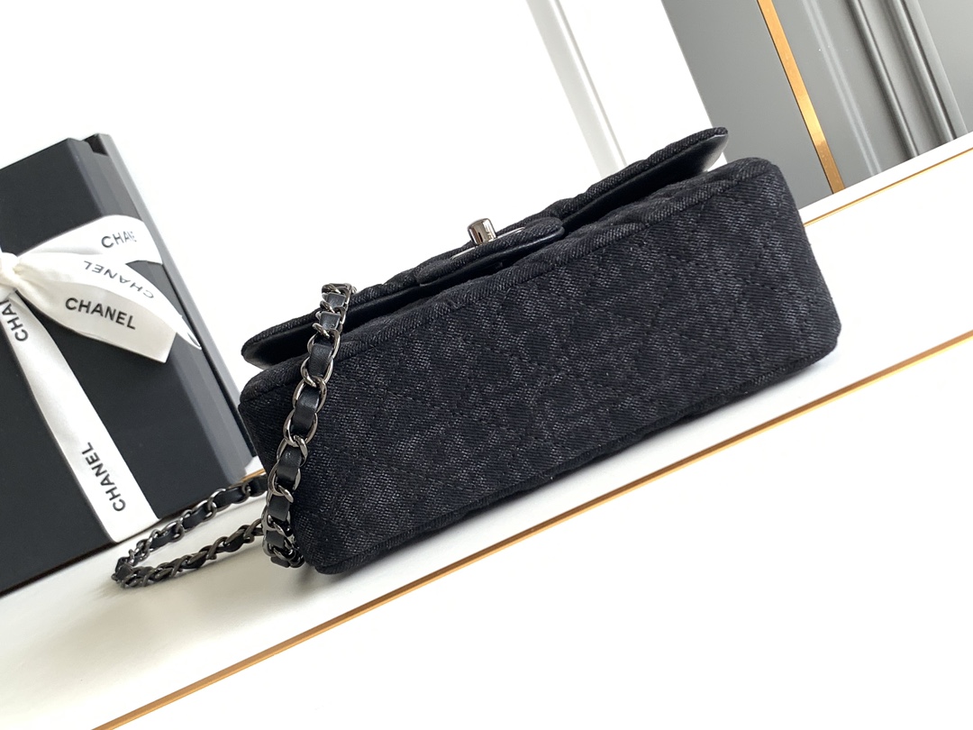 Chanel Basic Bag Black 20cm-25cm-l