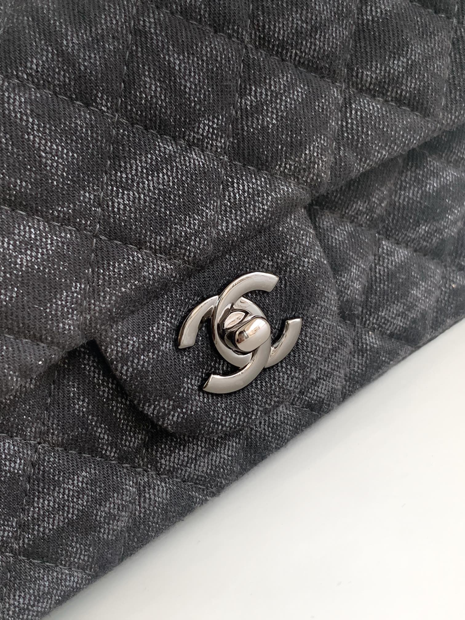 Chanel Basic Bag Black 20cm-25cm-l