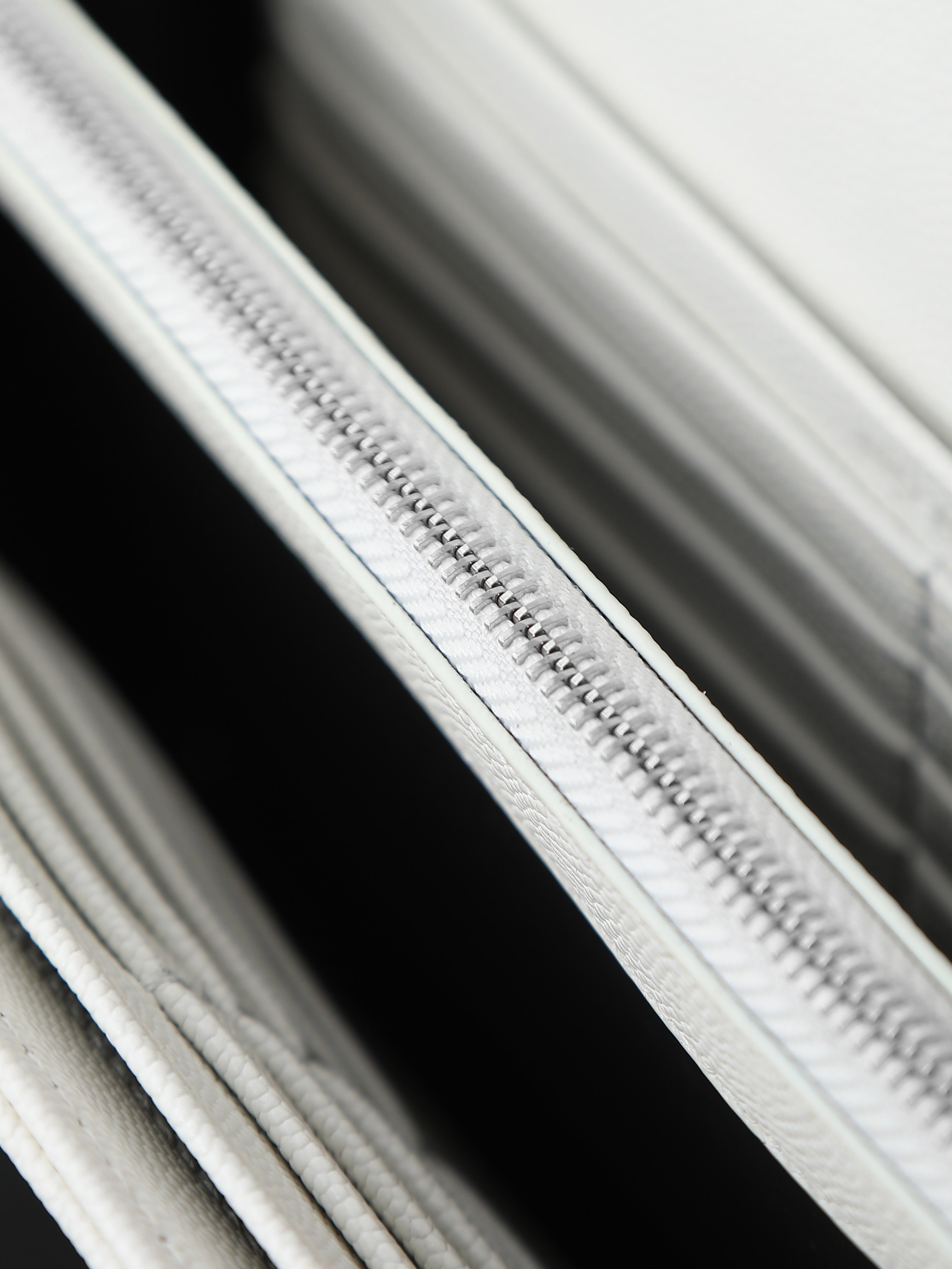 Louis Vuitton Basic Bag Cow Leather White Large Capacity M-l