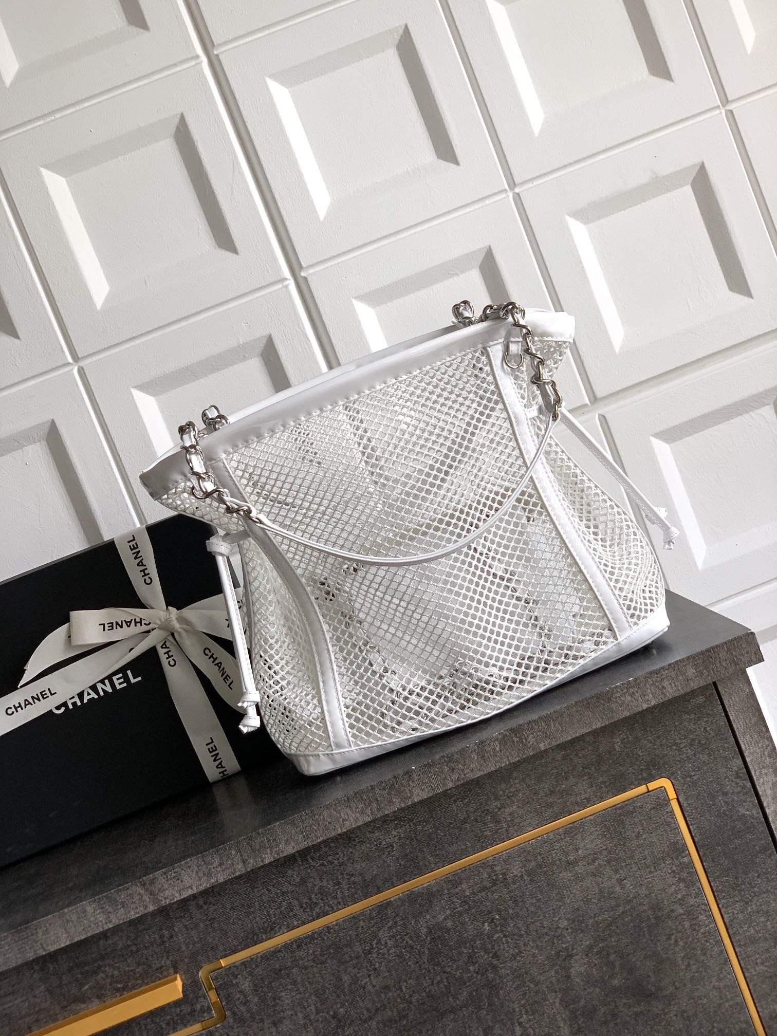 Chanel Basic Bag White 26cm-l-m