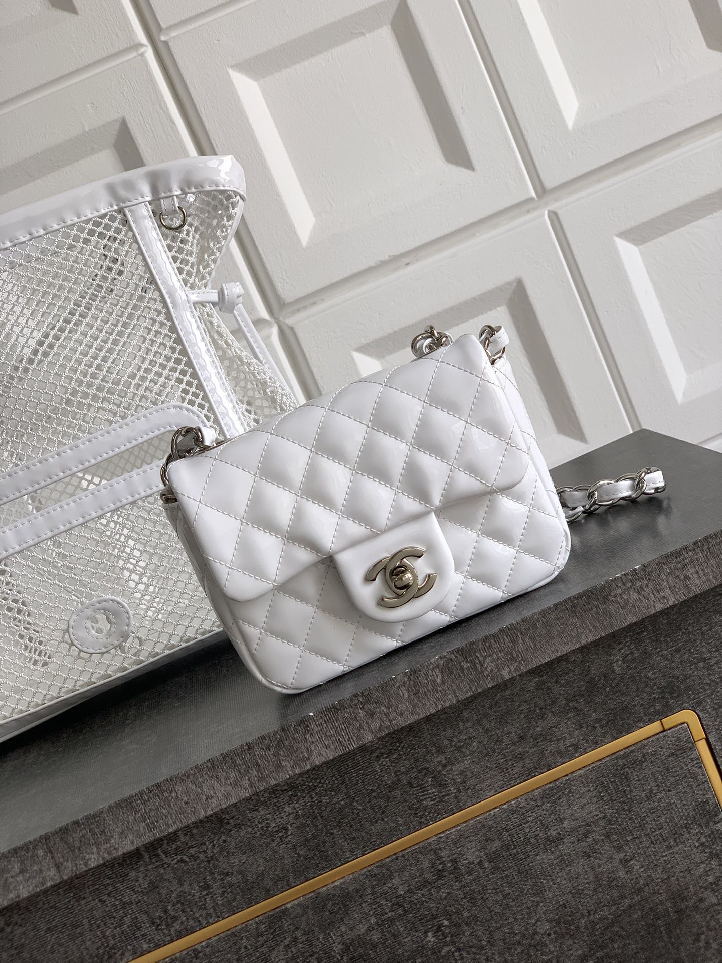 Chanel Basic Bag White 26cm-l-m