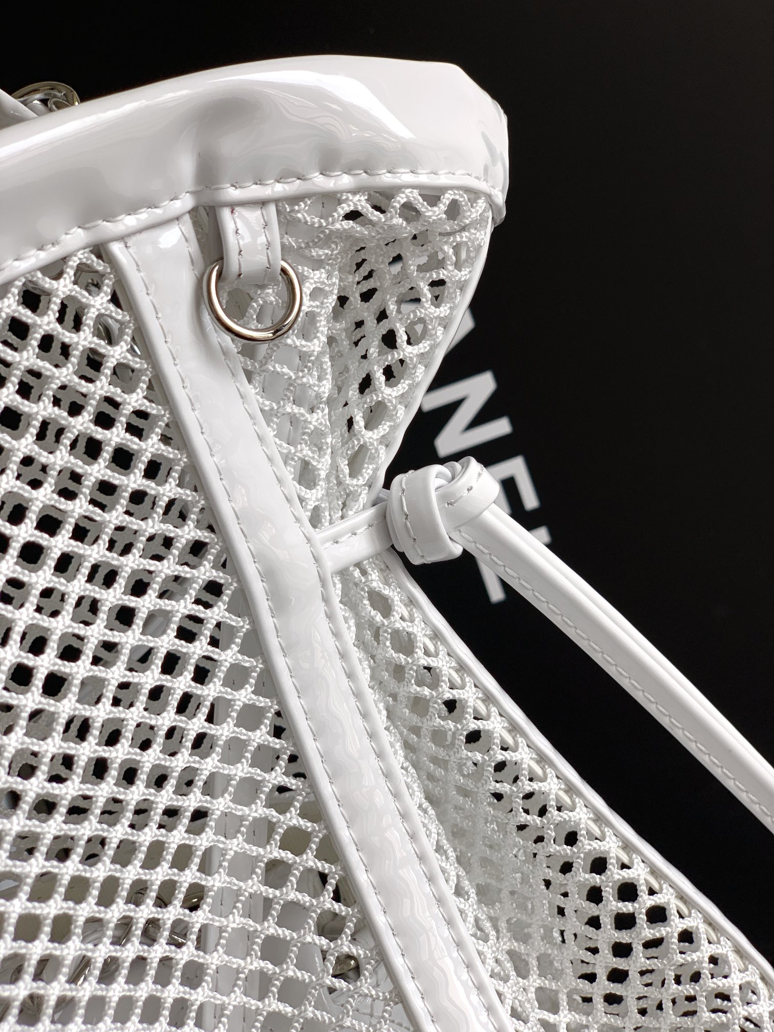 Chanel Basic Bag White 26cm-l-m