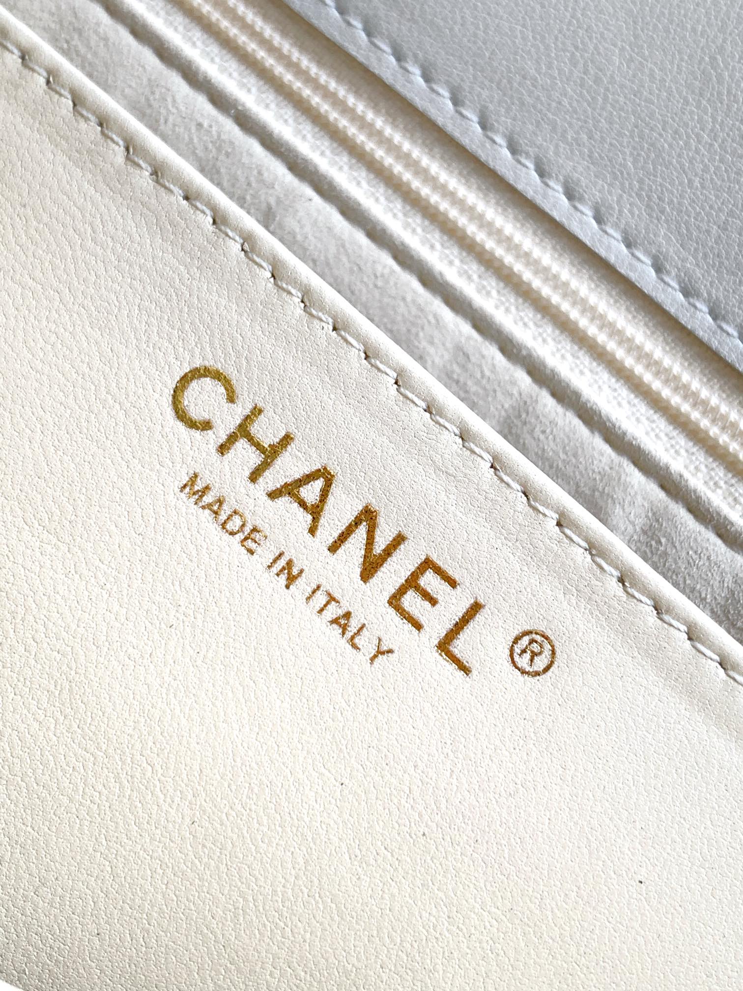 Chanel Briefcase White 28cm-m-l-s