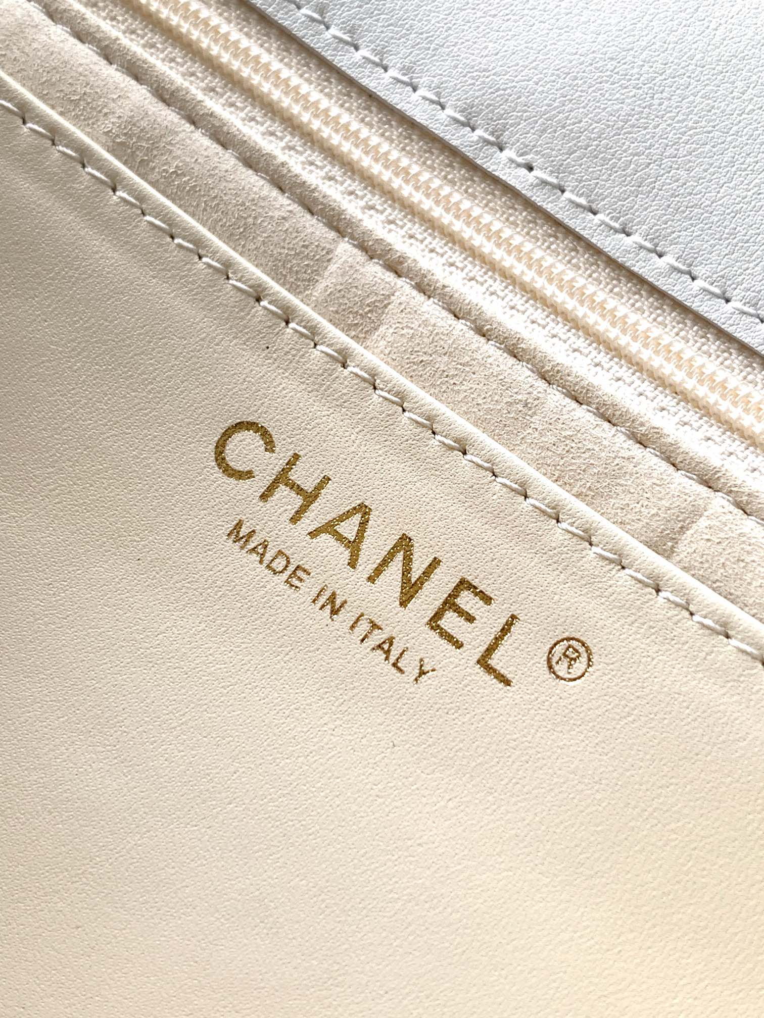 Chanel Briefcase White 33cm-m-l-s