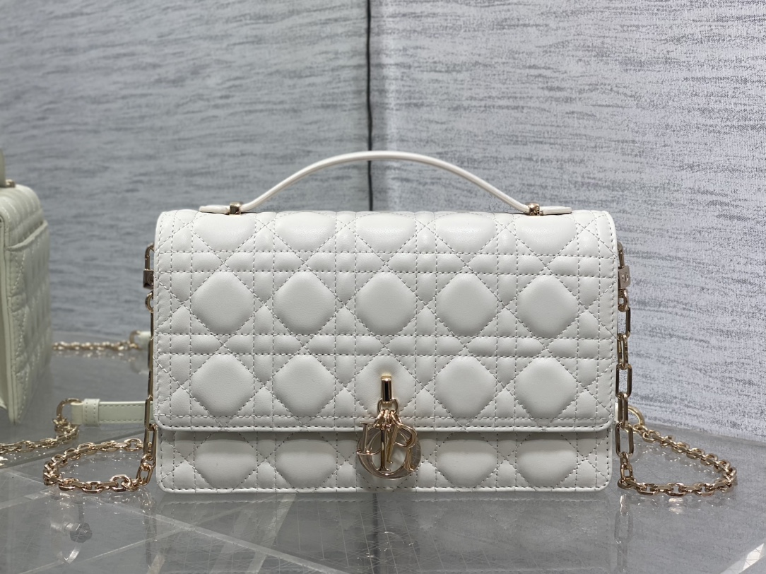 Clutch Bag Sheepskin White S-14cm